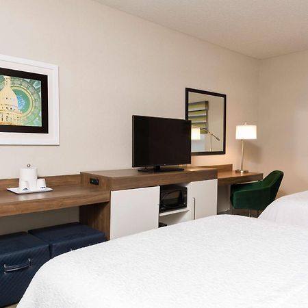 Hampton Inn & Suites East Lansing Okemos Bagian luar foto