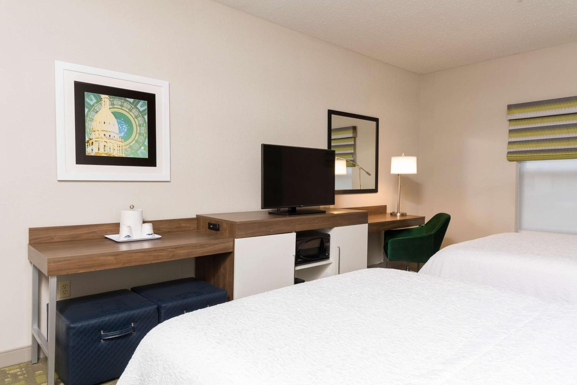 Hampton Inn & Suites East Lansing Okemos Bagian luar foto