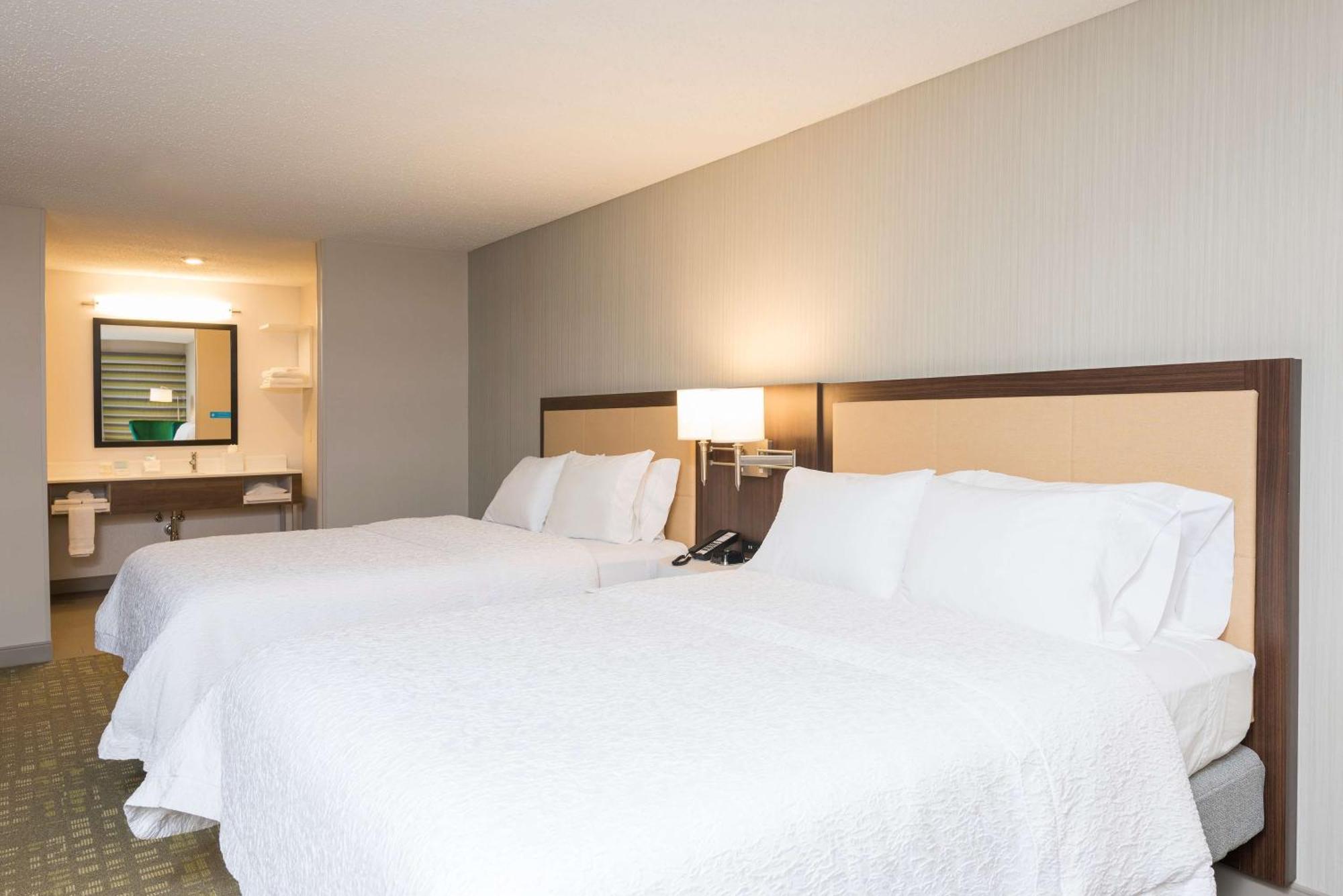 Hampton Inn & Suites East Lansing Okemos Bagian luar foto