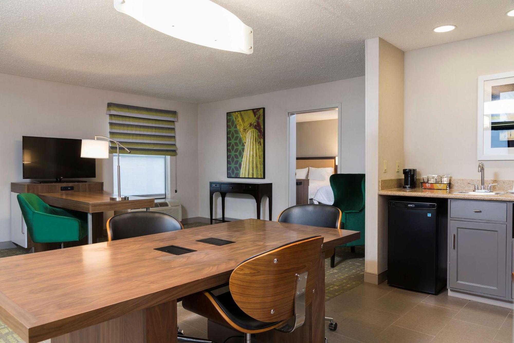 Hampton Inn & Suites East Lansing Okemos Bagian luar foto