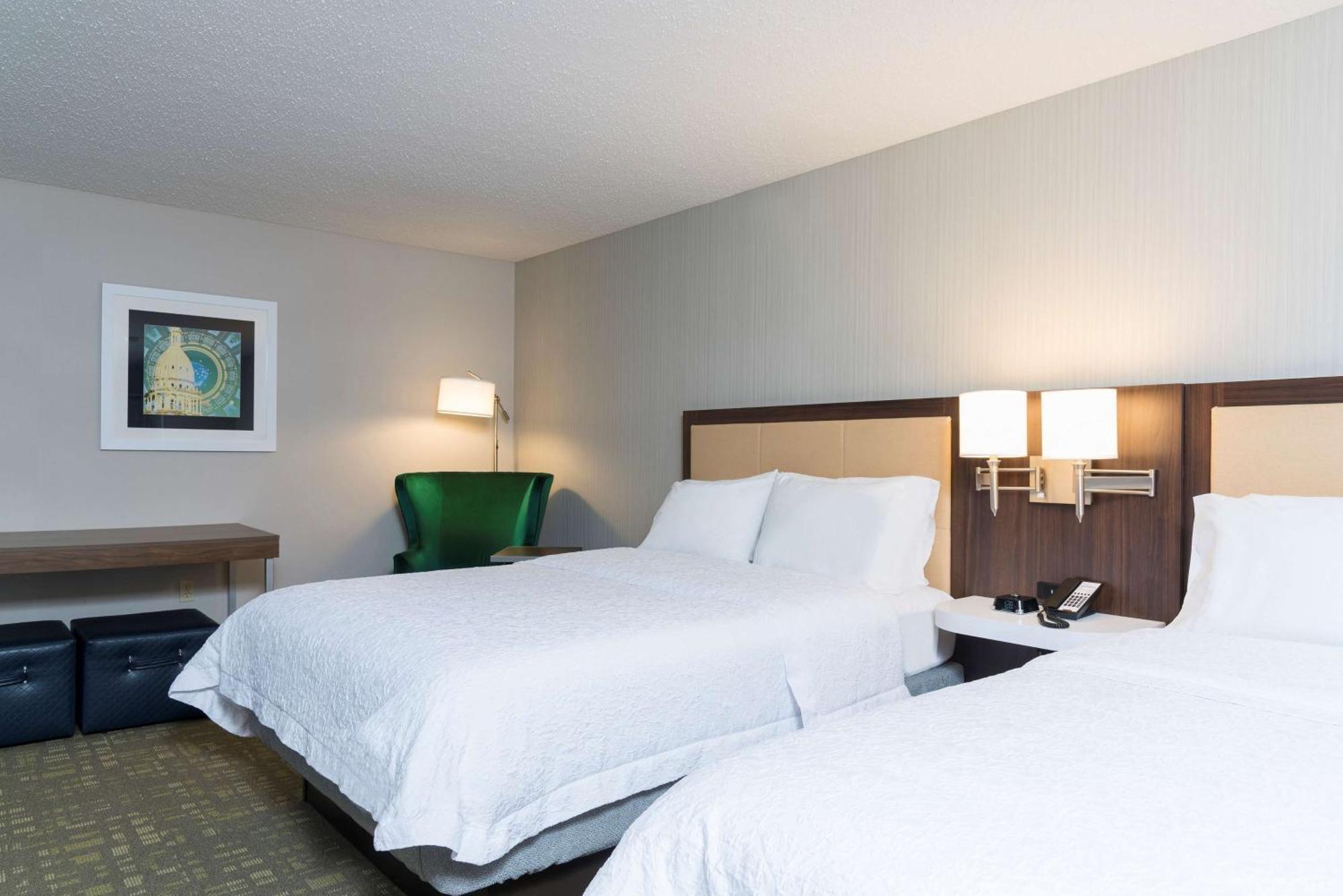 Hampton Inn & Suites East Lansing Okemos Bagian luar foto