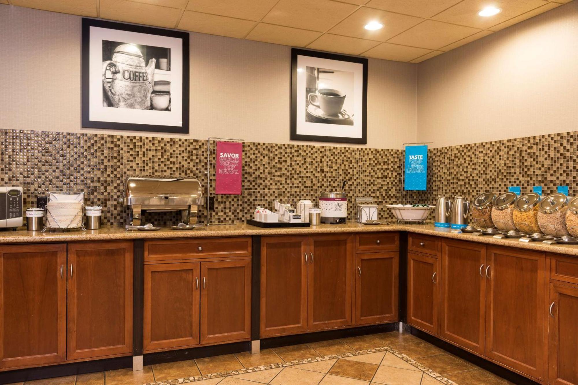 Hampton Inn & Suites East Lansing Okemos Bagian luar foto