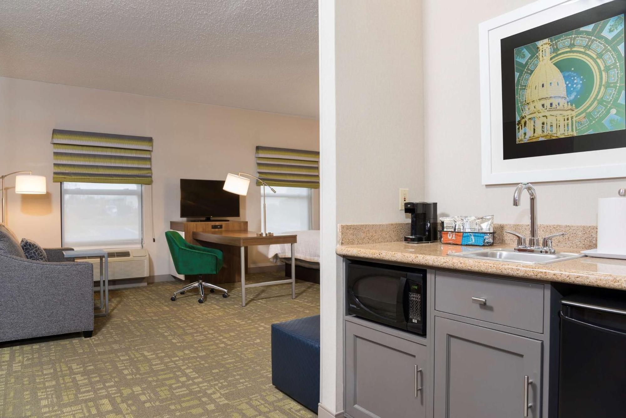 Hampton Inn & Suites East Lansing Okemos Bagian luar foto